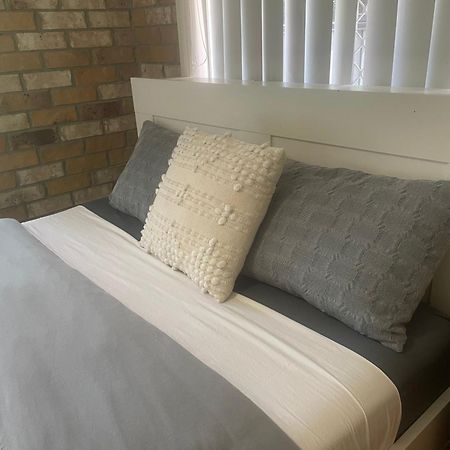 Spacious Studio Unit Rochedale South Экстерьер фото